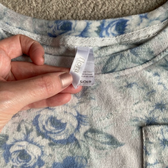 Flora Foral Fleece PJ Set - Picture 2 of 8